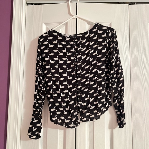 H&M Top - Picture 3 of 3